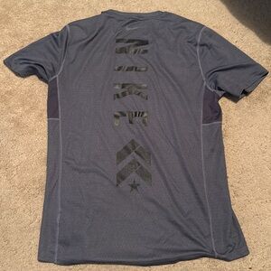 Barry’s x nike size large men T-shirt